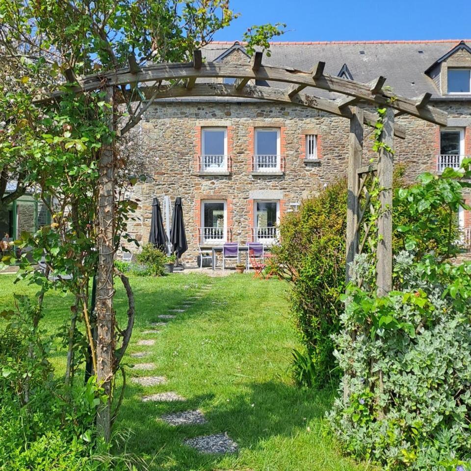 Le Lac Cherrueix Exterior photo